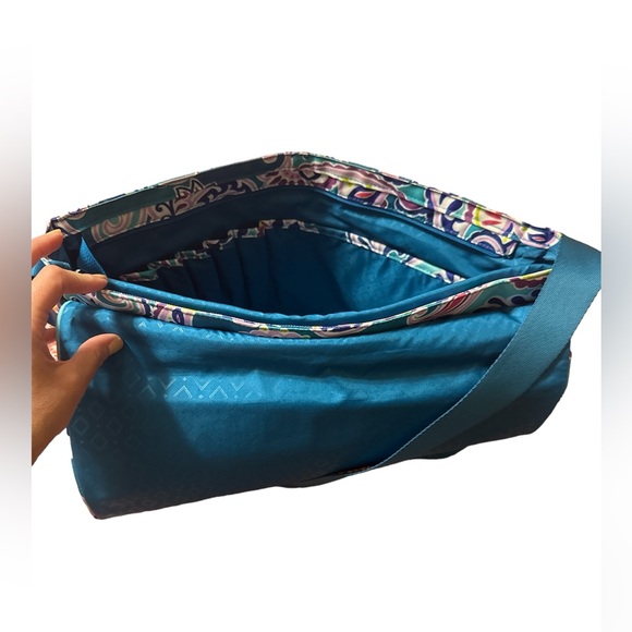 Vera Bradley Waikiki Paisley Print Laptop Messenger Bag - Picture 4 of 9